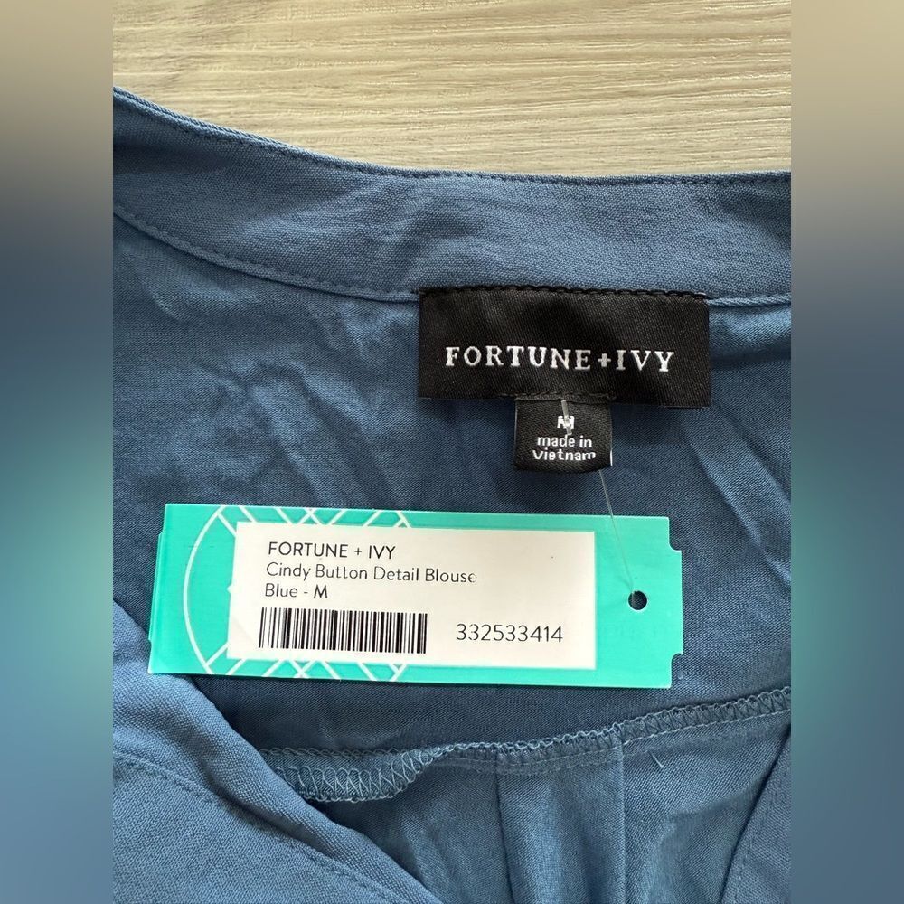FORTUNE + IVY Cindy Button Detail Blouse Blue Medium NWT STITCH FIX - Picture 8 of 9